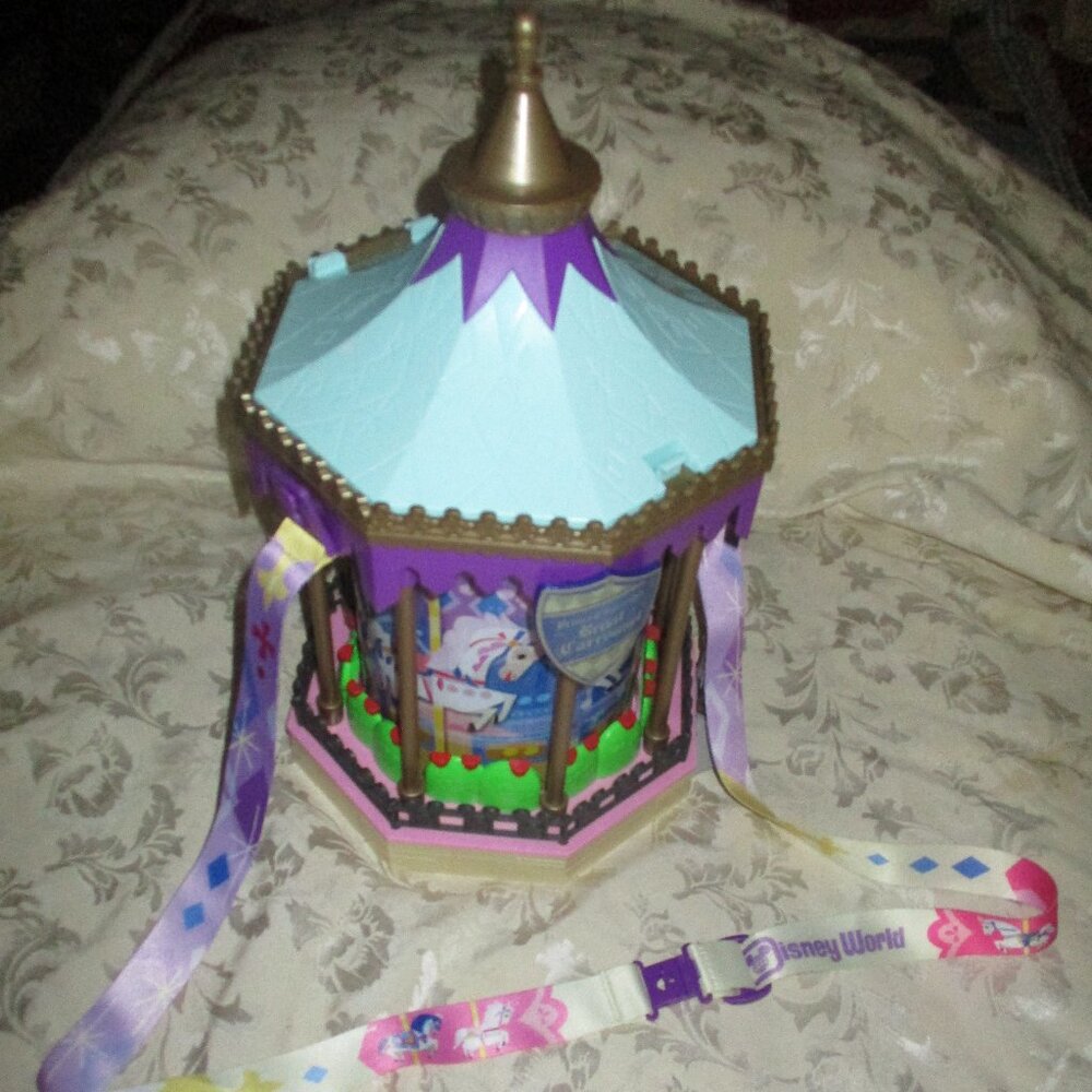 FIRM! DISNEY PARKS 2025 PRINCE CHARMING REGAL CAROUSEL MUSICAL & LIGHT UP Video